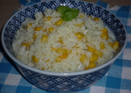 Párolt rizs kukoricával